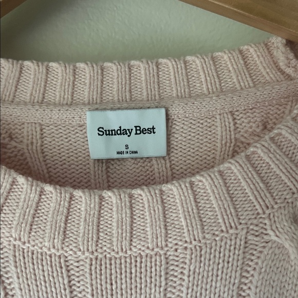 Aritzia Sunday Best Peggy Blush Cropped Cable Knit Sweater - Picture 2 of 4